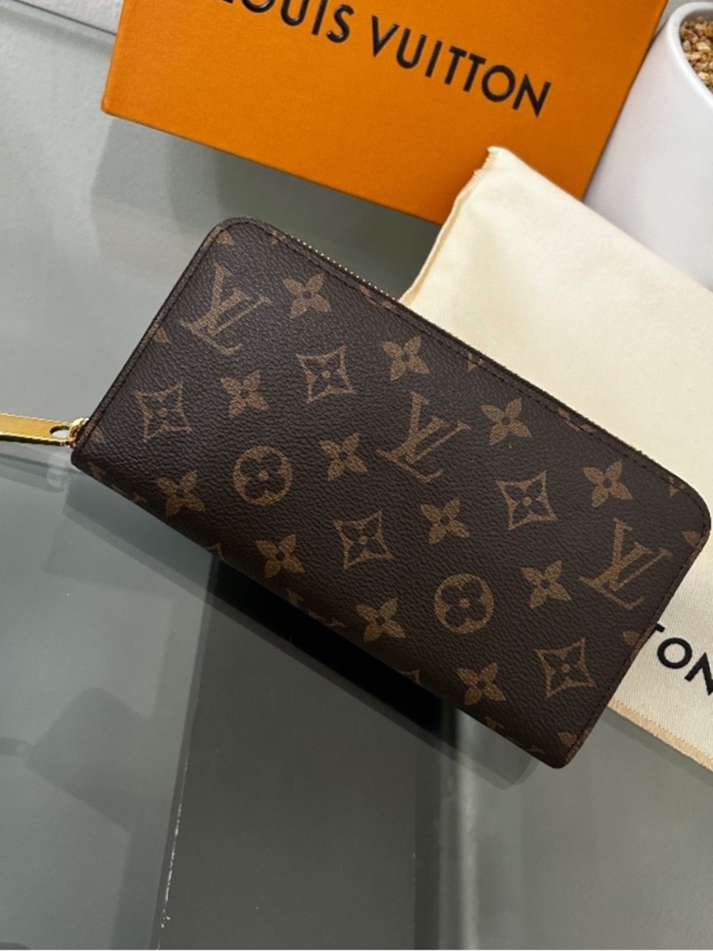Louis Vuitton Monogram Zippy Wallet
